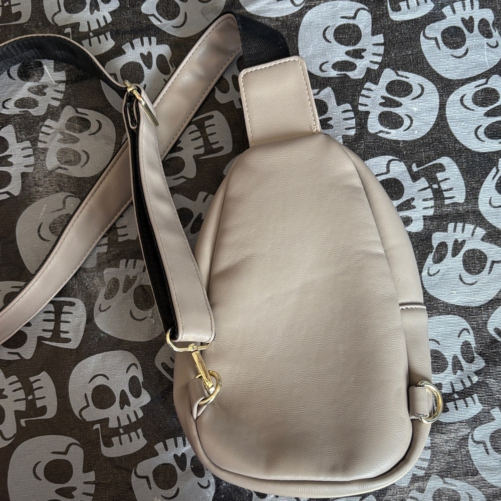 Beige/Gray Crossbody Bag with Gold Accents and adjustable straps​​ - Picture 2 of 7
